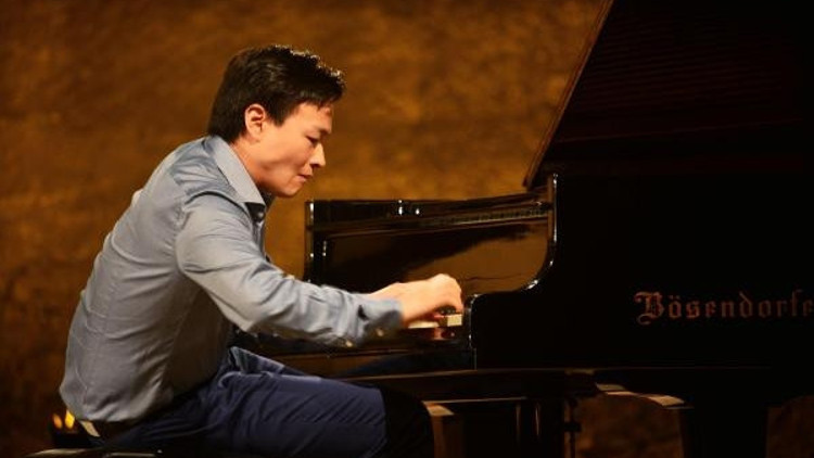 Singapurlu piyanist Shaun Choodan Gümüşlükte unutulmaz konser