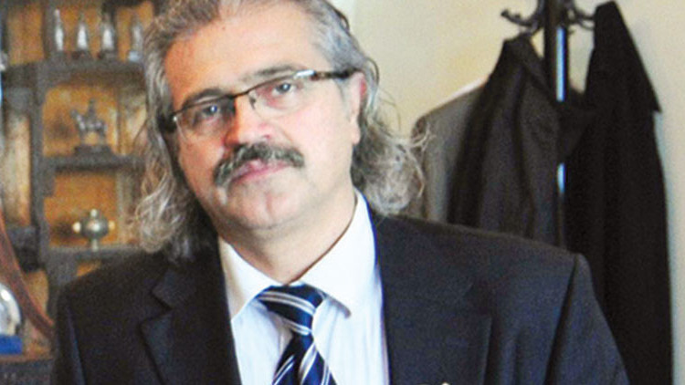 3’üncü Selim’e ait tahtı lojmanına taşıtan müdür yine gündemde: Usulsüzlük soruşturması