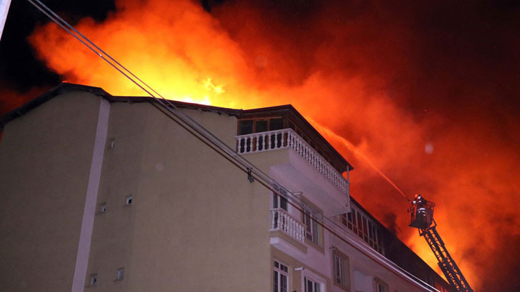 Yozgatta yangın 5 daire kullanılmaz hale geldi