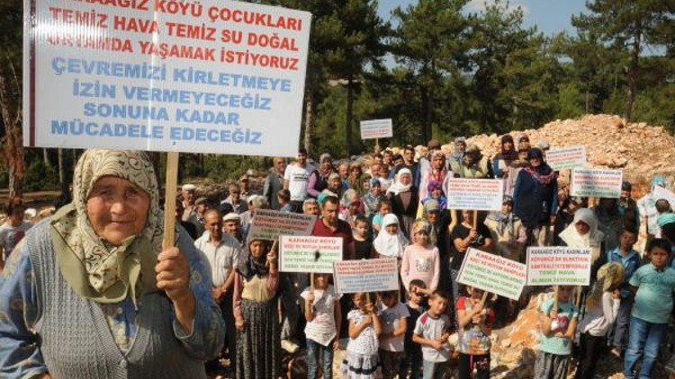 Mahallede santrale karşı geceli gündüzlü nöbet Mahallede santrale karşı geceli gündüzlü nöbet