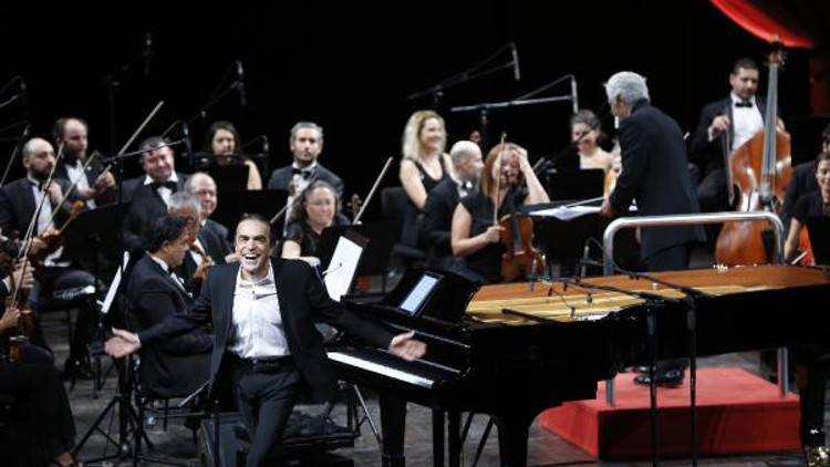 Fahir Atakoğlundan Antalyaya özel beste sözü