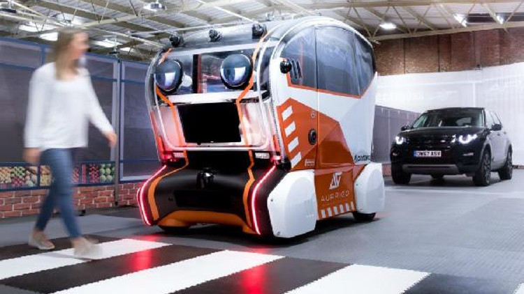 Jaguar otonom araçlarına hareketli gözler taktı