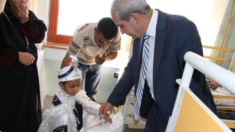 Demirkoldan sünnet olan çocuklara ziyaret Demirkoldan sünnet olan çocuklara ziyaret