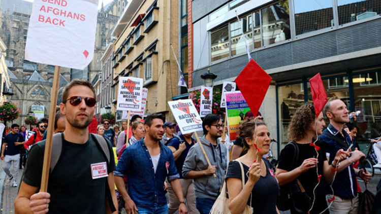 Hollanda’da mültecileri göndermeyin protestosu
