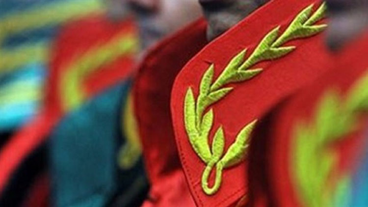 FETÖ sanığı eski özel yetkili hakim hakkında kırmızı bülten