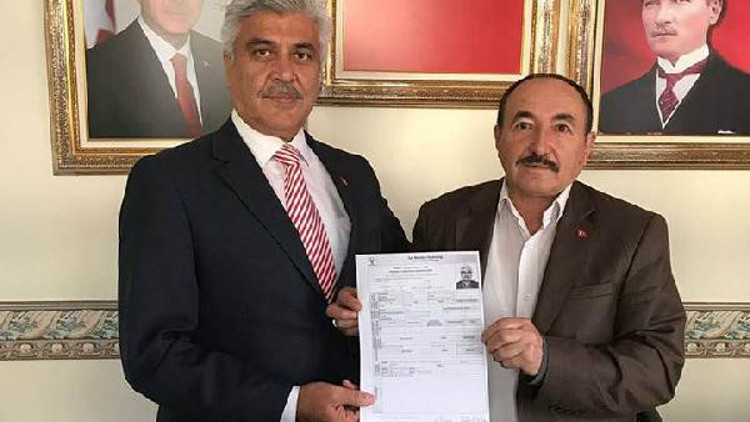 Babası AK Partiden oğlu MHPden belediye başkanı aday adayı oldu Babası AK Partiden oğlu MHPden belediye başkanı aday adayı oldu