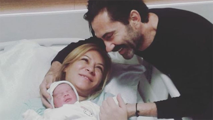 Peker Açıkalın üçüncü kez baba oldu Peker Açıkalın üçüncü kez baba oldu