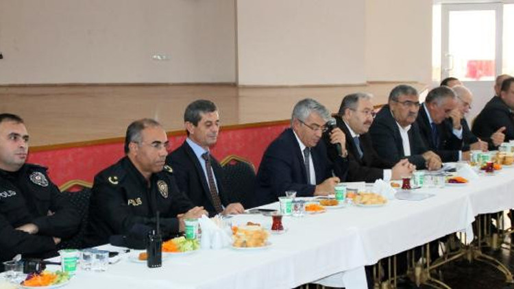 Manavgatta muhtarlar toplantısı