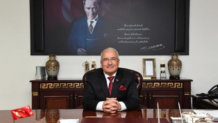 Mersin Büyükşehir Belediye Başkanı Kocamaz, İYİ Partiye geçtiğini duyurdu (2)