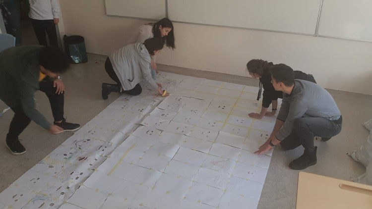 Öğrencilerden farklı maske çalışması Öğrencilerden farklı maske çalışması