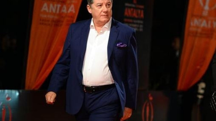 Tarık Ünlüoğlu kimdir Tarık Ünlüoğlu biyografisi