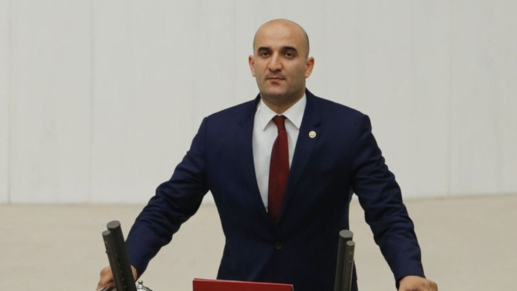 MHP’li Kılavuz, Ülkü Ocakları Genel Başkanlığının sona erdiğini açıkladı MHP’li Kılavuz, Ülkü Ocakları Genel Başkanlığının sona erdiğini açıkladı