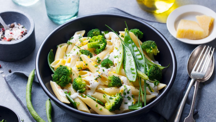 3 Sebzeli Parmesan Soslu Makarna