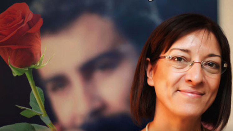 Gülten Kaya eşini anlattı: Her 16 Kasım’da öperek yüzüne yasladığım bir kırmızı gülüm var