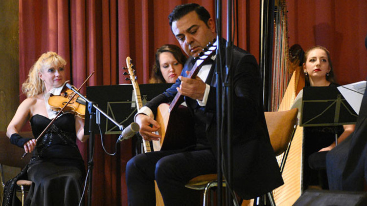 Yunus Emre, Mozart, Aşık Veysel, Shostakovich, Neşet Ertaş... Eserleri Viyana’da aynı konserde buluştu