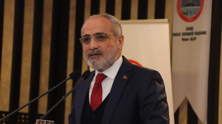 Bizim yaş gurubumuz iki adayı da iyi tanır