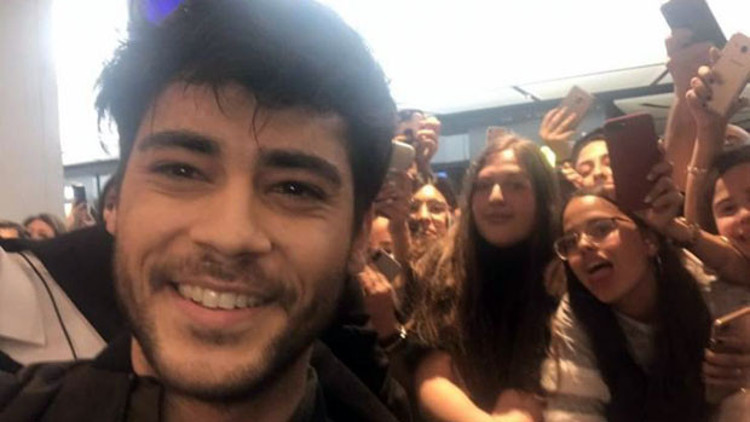 İsrailli hayranları oteli bastı