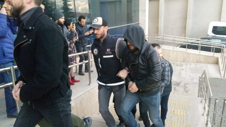 Zonguldakta Tophane Grubu operasyonunda 9 şüpheli adliyede Zonguldakta Tophane Grubu operasyonunda 9 şüpheli adliyede