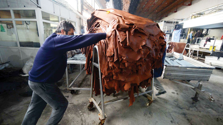 Mezbahalar ‘deri’ doldu