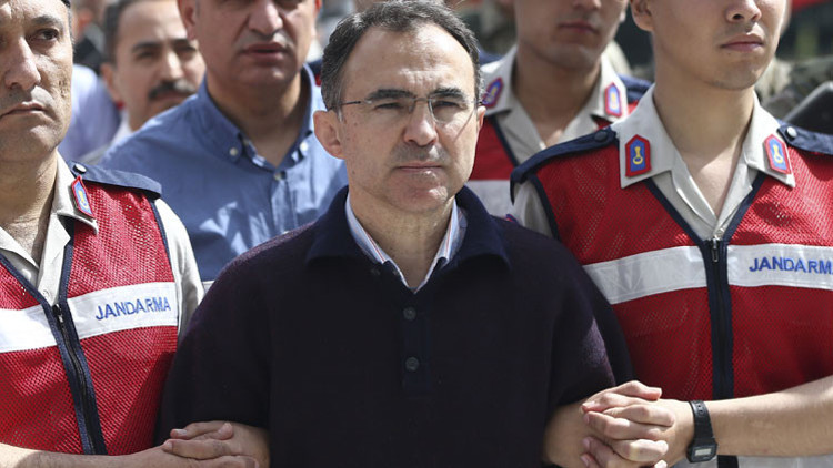 Hulusi Akarı Gülenle görüştürmek istemişti Mahkemede yine aynı taktik...