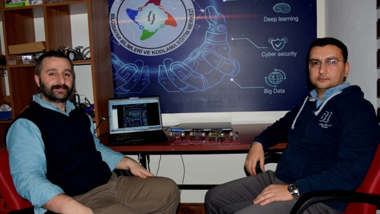 Mikrodenetleyici eğitim kartı ürettiler