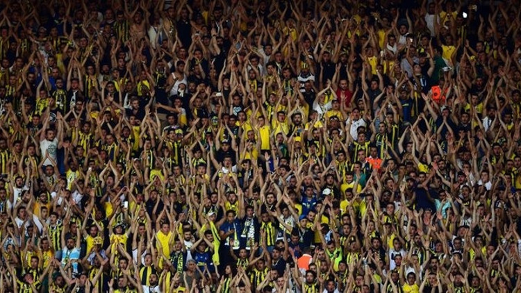 Küfürlü tezahüratın Fenerbahçe’ye bedeli 37 bin forma Küfürlü tezahüratın Fenerbahçe’ye bedeli 37 bin forma