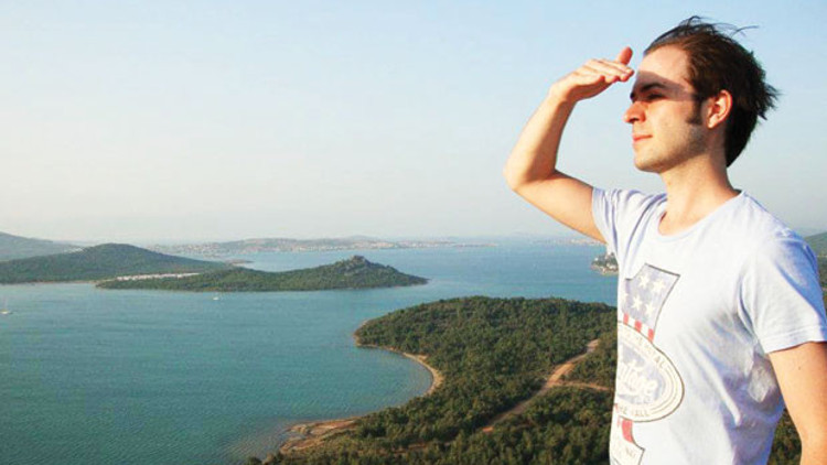 Takipçim Obama, takip etsin istediğim Cem Yılmaz