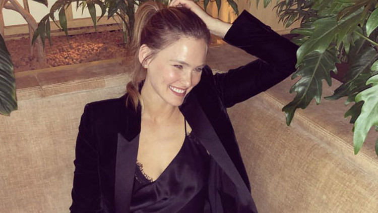 Bar Refaeli geliyor Bar Refaeli geliyor