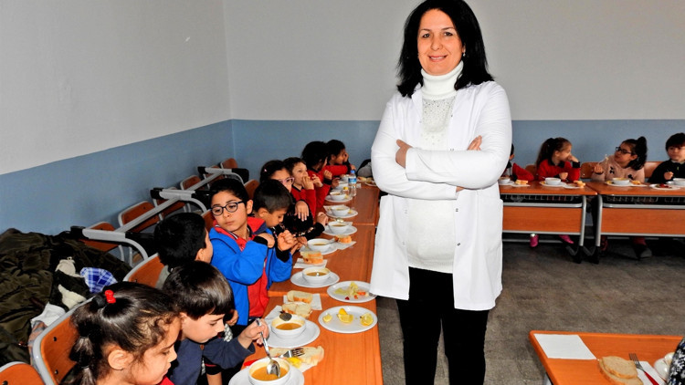 Öğrencilere anne çorbası