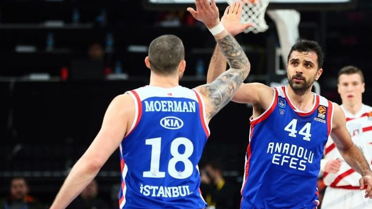 Anadolu Efes 101 - 95 EA7 Olimpia Milano