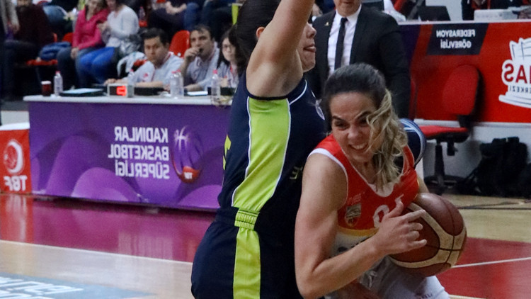 Fenerbahçe deplasmanda rahat kazandı