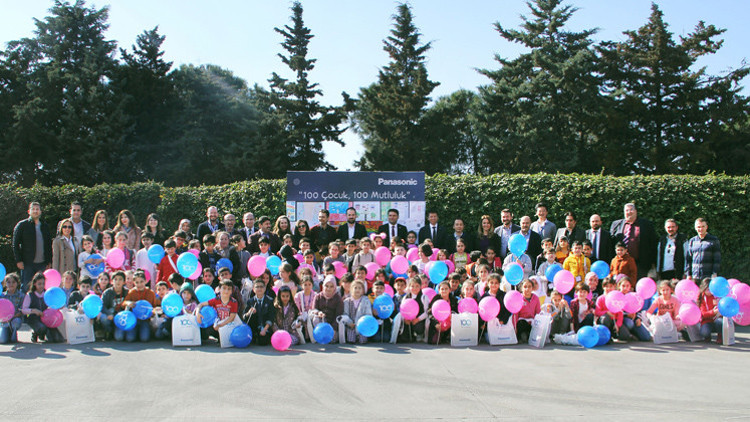 Çocuklar hem eğlendi hem de fidan dikti Çocuklar hem eğlendi hem de fidan dikti