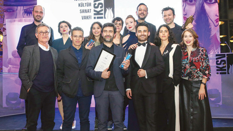 Kız Kardeşler 5 ödül aldı Kız Kardeşler 5 ödül aldı