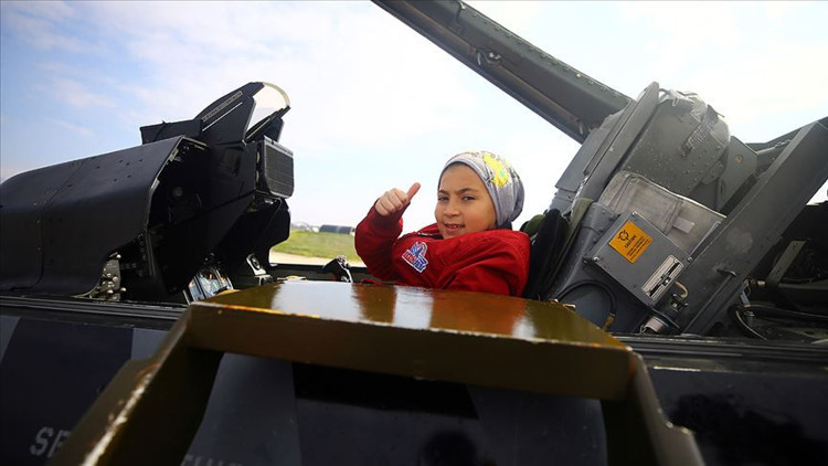 TEKNOFEST 23 Nisan coşkusunu çocuklarla göklere taşıdı