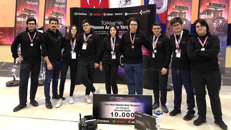 Yapay zekâlı araçlar yarıştı