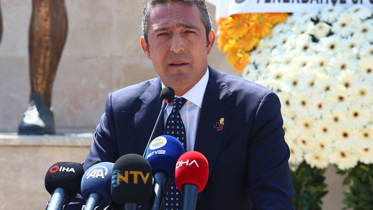 Atatürkün Fenerbahçeyi ziyareti ve kulübün kuruluş yıl dönümü kutlandı Atatürkün Fenerbahçeyi ziyareti ve kulübün kuruluş yıl dönümü kutlandı