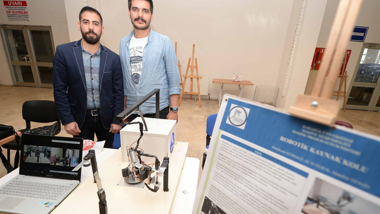 Üniversitelilerden ‘robotik kaynak kolu’