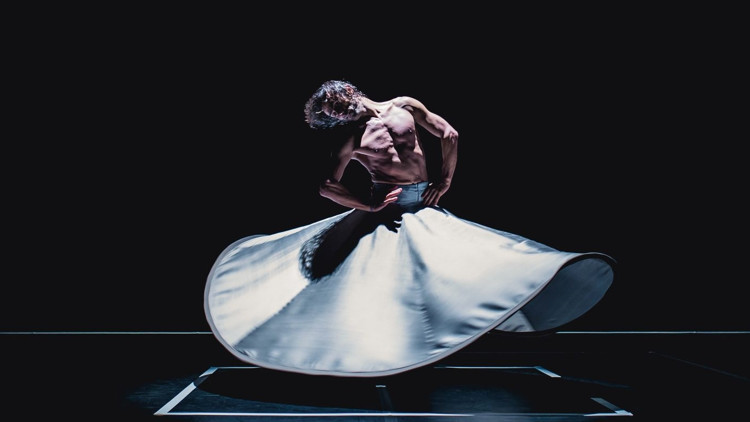 ‘Olağanüstü Dansçı’ Azazi Türkiye’ye geliyor