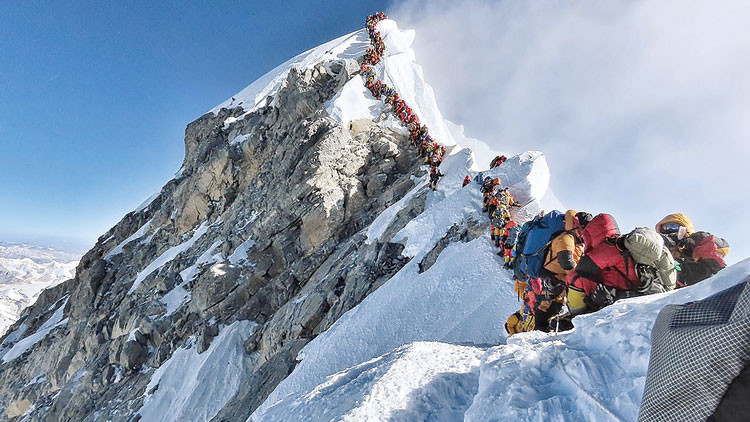 Everest’te trafik ‘kazası’: 4 ölü Everest’te trafik ‘kazası’: 4 ölü