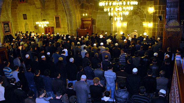 Tüm illerde ve Tekirdağda bayram namazı saat kaçta kılınacak Tüm İllerin bayram namazı saati