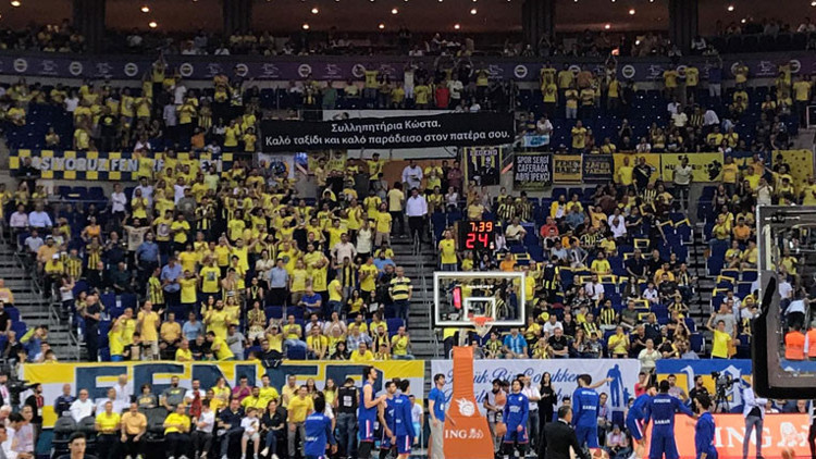 Taraftarlardan Sloukasa destek