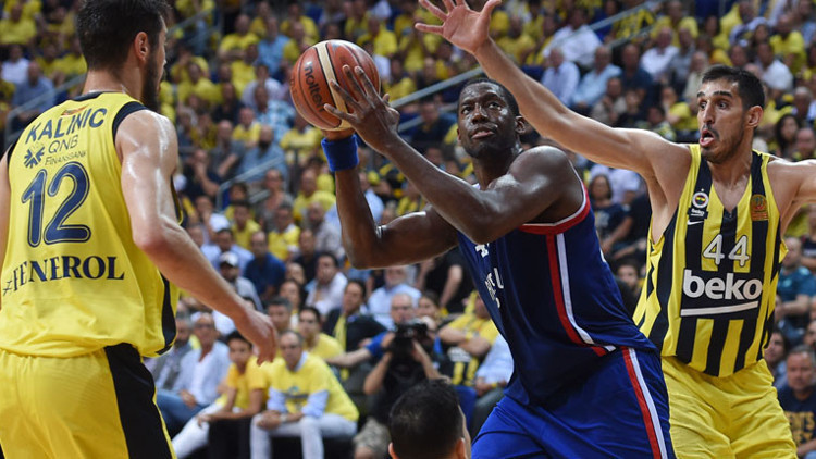 Şampiyonluk serisinde Anadolu Efes önde