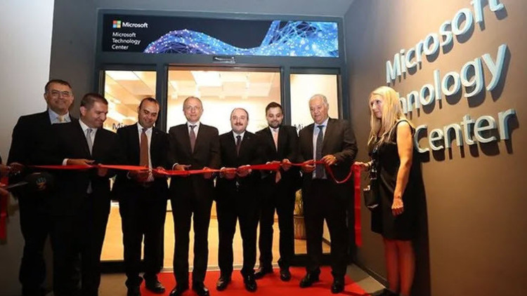 Microsoft Teknoloji Merkezi İstanbul’da kapılarını açtı Microsoft Teknoloji Merkezi İstanbul’da kapılarını açtı
