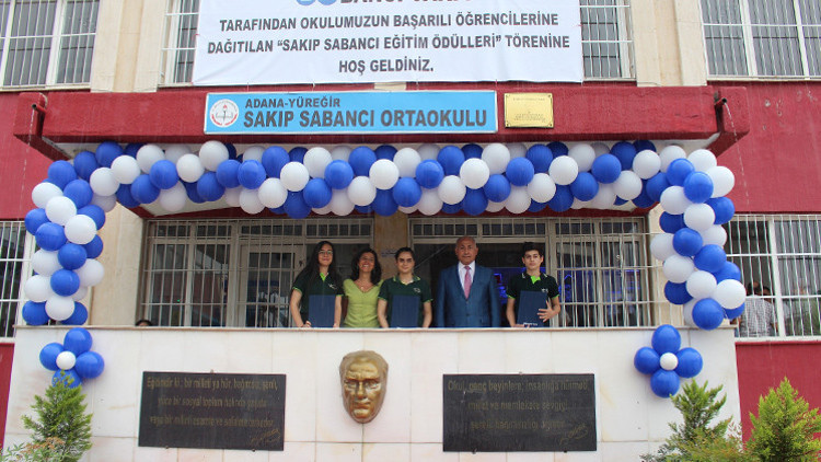 Başarılı mezunlara burs desteği