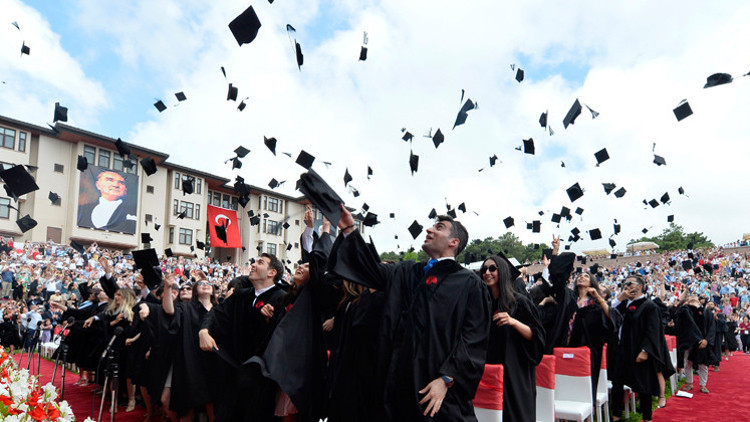 25’inci yılında 1176 mezun verdi 25’inci yılında 1176 mezun verdi