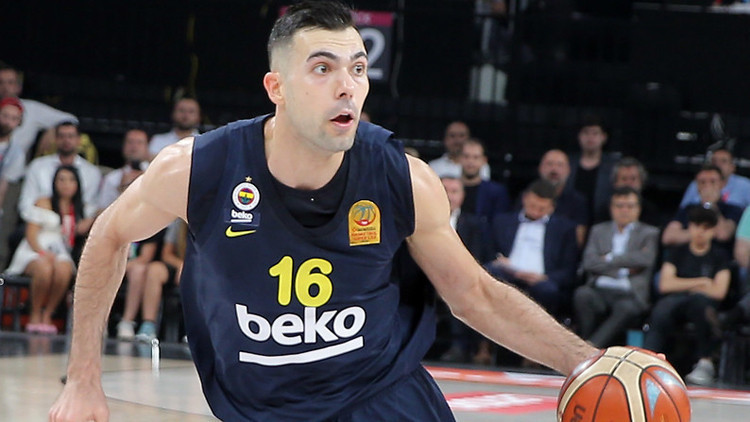 Barcelona Fenerbahçeli Sloukasa talip oldu