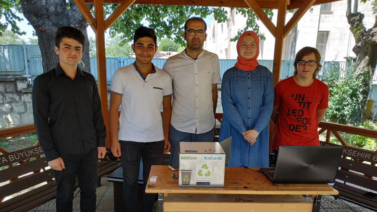 Liselilerden çevre kirliliğine karşı atık pil ünitesi