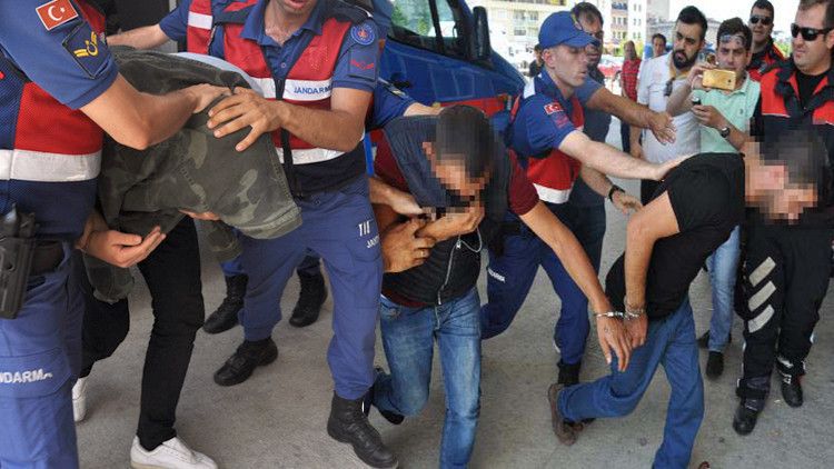 Her satırı iğrenç olay… Böyle getirildiler