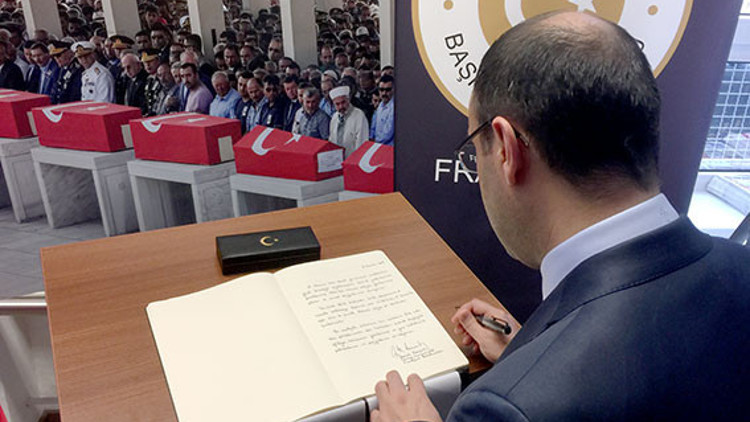 Frankfurt’ta 15 Temmuz sergisi