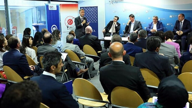 Belçikada FETÖnün gerçek yüzü anlatıldı